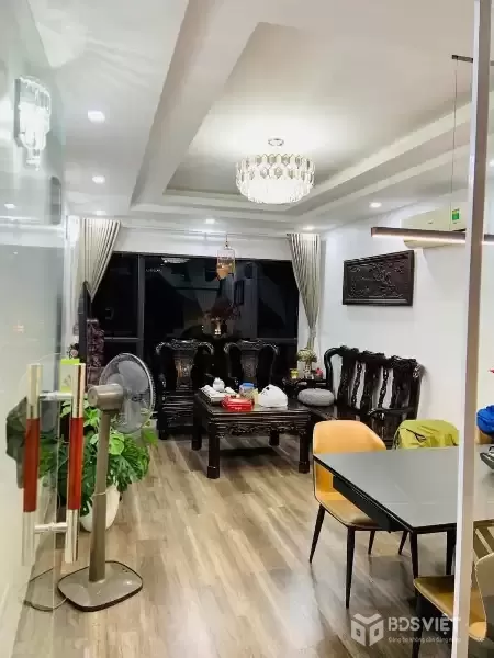 BÁN NHÀ CẦU GIẤY - 10M RA MẶT PHỐ - Ô TÔ ĐỖ CỬA - NHÀ DÂN XÂY TÂM HUYẾT - THOÁNG 2 MẶT