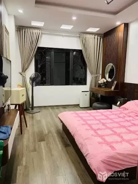 BÁN NHÀ CẦU GIẤY - 10M RA MẶT PHỐ - Ô TÔ ĐỖ CỬA - NHÀ DÂN XÂY TÂM HUYẾT - THOÁNG 2 MẶT