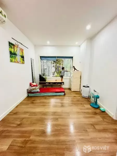 Phan Đình Giót – Nhà mới đẹp 35m² – Ngõ nông ba gác đỗ cửa – 5 phút ra bến xe Giáp Bát