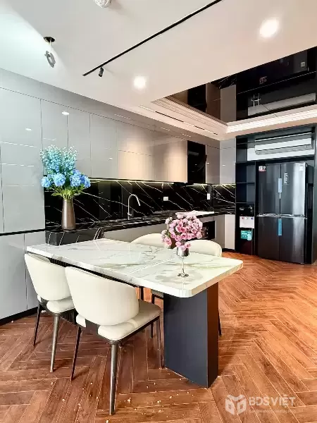 BÁN NHÀ DÂN XÂY - CẦU GIẤY - NHÀ HIẾM SIÊU ĐẸP  - VÀI BƯỚC RA ĐƯỜNG LỚN - THANG MÁY NHẬP KHẨU - Ô TÔ 7 CHỖ ĐỖ CỬA