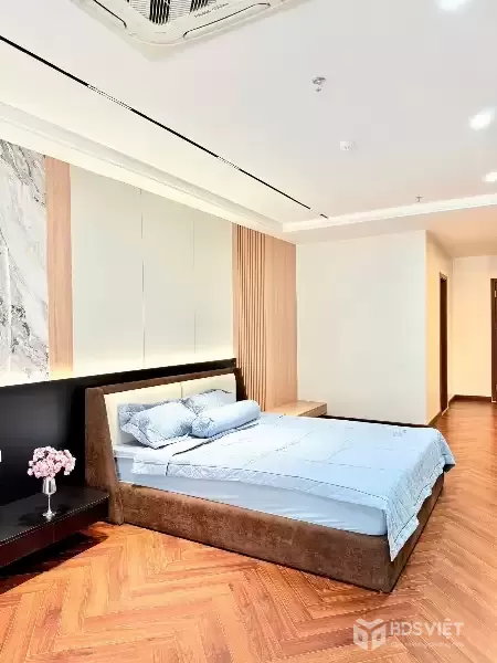 BÁN NHÀ DÂN XÂY - CẦU GIẤY - NHÀ HIẾM SIÊU ĐẸP  - VÀI BƯỚC RA ĐƯỜNG LỚN - THANG MÁY NHẬP KHẨU - Ô TÔ 7 CHỖ ĐỖ CỬA