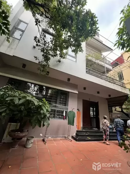 BIỆT THỰ SÂN VƯỜN SIÊU ĐẸP – XUÂN ĐỈNH, BẮC TỪ LIÊM ????
 245m² – 4 tầng – MT 15m – Giá 51 tỷ (thương lượng)