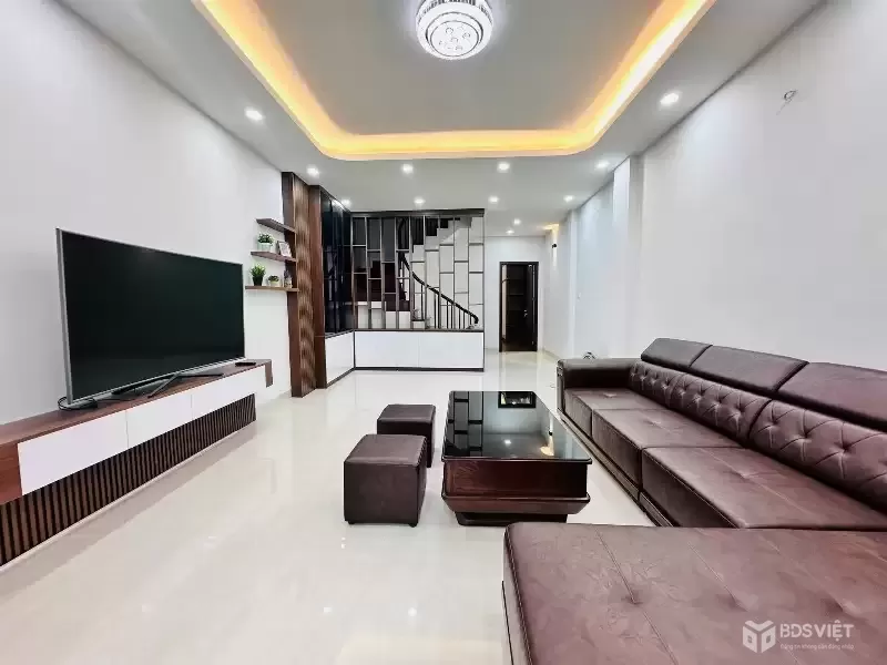 BÁN NHÀ SIÊU ĐẸP –  CẦU GIẤY – Ô TÔ VÀO TẬN NHÀ – VỊ TRÍ ĐẮC ĐỊA – GẦN MẶT ĐƯỜNG LỚN – NHÀ DÂN XÂY CỰC KÌ KIÊN CỐ