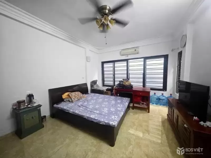 VŨ MIÊN TÂY HỒ DT 43M x7 TẦNG THANG MÁY 13,5 TỶ,VÀI BƯỚC RA HỒ