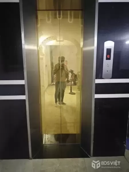 VŨ MIÊN TÂY HỒ DT 43M x7 TẦNG THANG MÁY 13,5 TỶ,VÀI BƯỚC RA HỒ