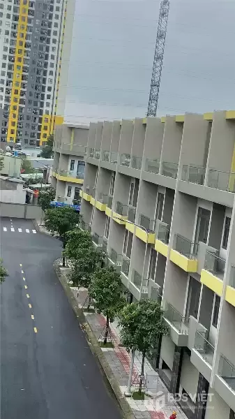 Nhà mặt phố Thống Nhất, Dĩ An: Vị trí vàng, kinh doanh đỉnh, 69m2, 3 tầng, 4PN, 6WC, sổ hồng trao tay, giá hời 8.4 tỷ!