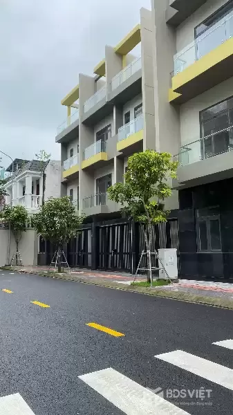 Nhà mặt phố Thống Nhất, quốc lộ 1k - Vị trí vàng, kinh doanh đỉnh, diện tích sử dụng từ 220m2, 4 tầng, 5PN, 6WC, giá hời chỉ 7x tỷ