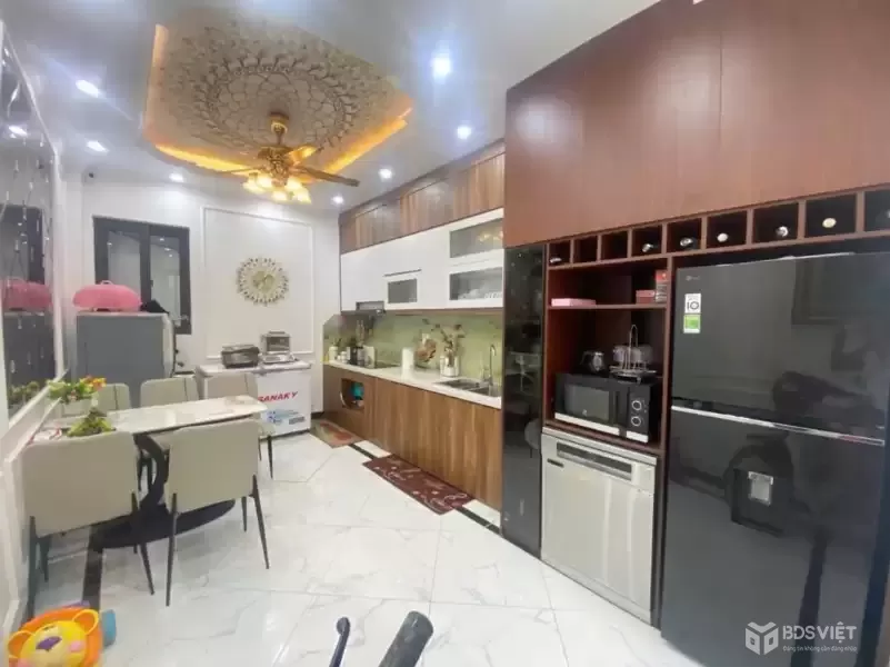 Hiếm! Bán nhà Hoàng Hoa Thám, gần phố gần ô tô – 35m² 4 tầng giá 8.7 tỷ