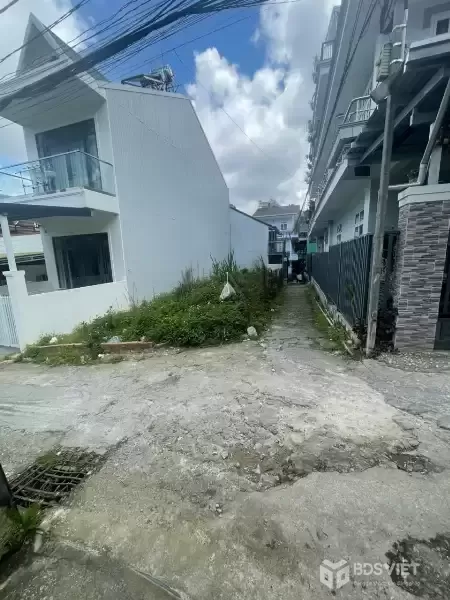 Bán đất 76m2 sổ riêng xây dựng đường Mai Hắc Đế Phường 6 Đà Lạt giá 4.5 tỷ