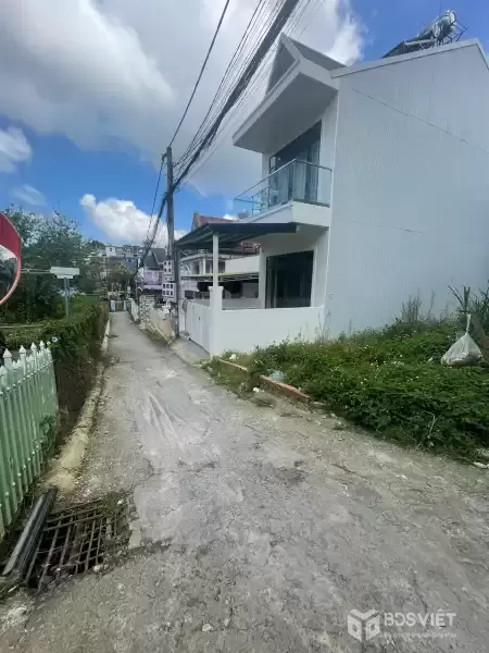 Bán đất 76m2 sổ riêng xây dựng đường Mai Hắc Đế Phường 6 Đà Lạt giá 4.5 tỷ