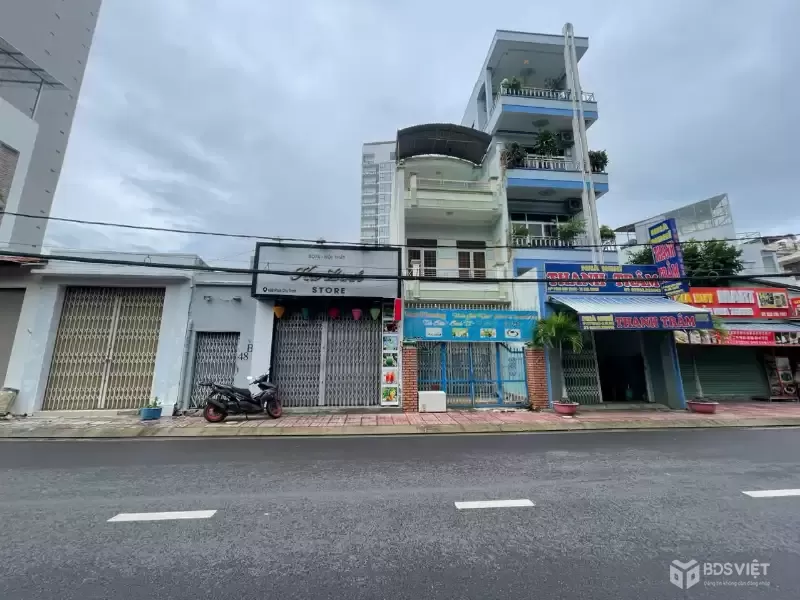 Bán nhà 3 tầng mặt tiền Phan Chu Trinh – trung tâm Nha Trang, đối diện D’Qua, cách biển 500m