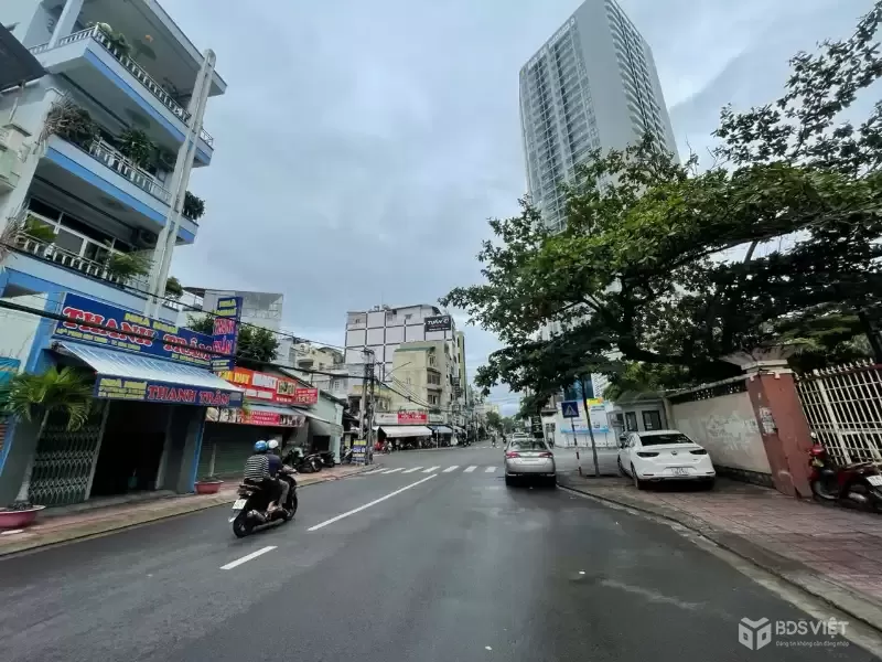 Bán nhà 3 tầng mặt tiền Phan Chu Trinh – trung tâm Nha Trang, đối diện D’Qua, cách biển 500m