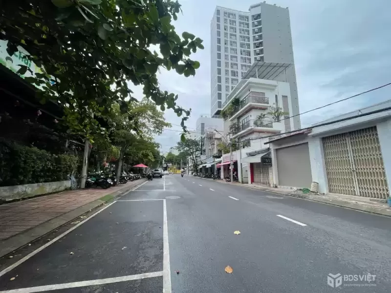 Bán nhà 3 tầng mặt tiền Phan Chu Trinh – trung tâm Nha Trang, đối diện D’Qua, cách biển 500m