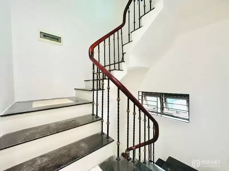 Bán Nhà  Lương Định Của 61m2.  8 tầng. mặt tiền 6.9m. giá 24.5 tỷ Đống Đa Hà Nội