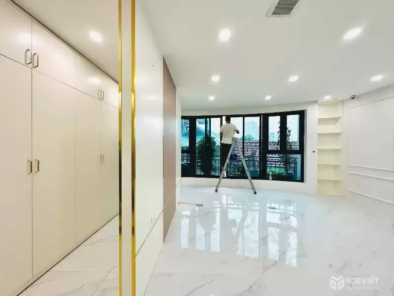 Bán Nhà  Lương Định Của 61m2.  8 tầng. mặt tiền 6.9m. giá 24.5 tỷ Đống Đa Hà Nội