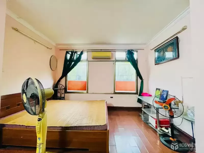 Bán Nhà Đặng Tiến Đông 27m2. 4 tầng. mặt tiền 4m. giá 20 tỷ Đống Đa Hà Nội