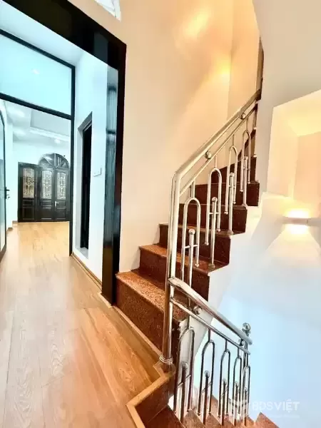 Bán Nhà Văn Chương 38m2.  4 tầng. mặt tiền 3m. giá 7.95 Tỷ Đống Đa Hà Nội