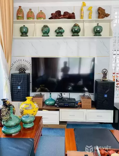 - BÁN BIỆT THỰ SIÊU SANG KĐT MỸ GIA NHA TRANG 
 - Bán căn Biệt thự Mỹ Gia Nha Trang  
- Diện tích : 300m2 ( ngang 15, dài 20) - Diện tích sàn 168m2
- Thiết kế: 1 trệt 1 lầu, tầng trệt xây dựng 132m2, tầng lầu 150m2. Tổng gồm 04 phòng ngủ, 03 WC, 0