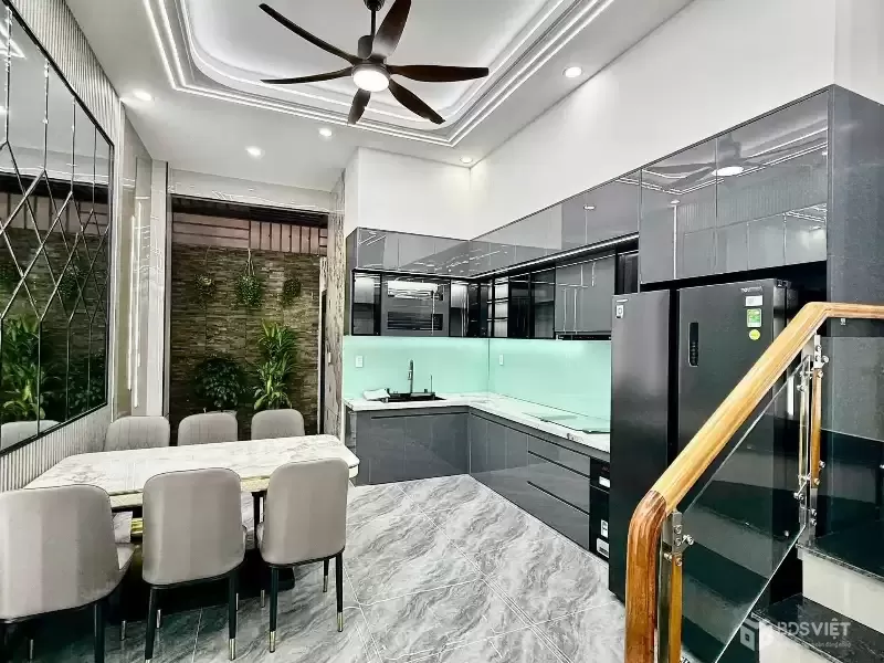 BÁN NHÀ PHỐ LIỀN KỀ LÀNG ĐẠI HỌC - SÁT METRO - THANH TOÁN CHỈ 1 TỶ