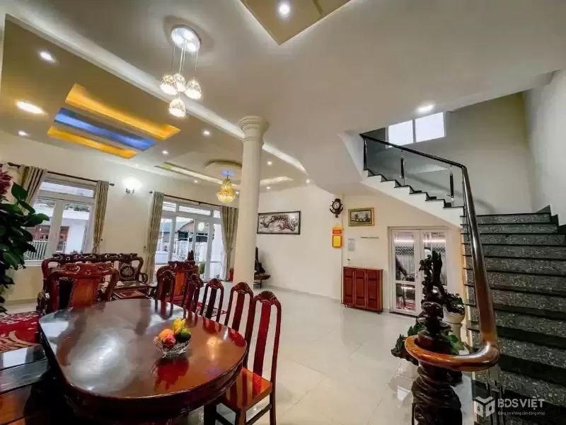 Cho thuê Villa nguyên căn 5 phòng ngủ đường 3/4 phường 3 Đà Lạt giá 18tr