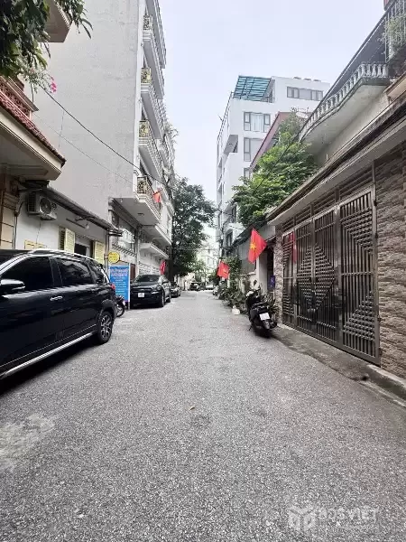 PHÂN LÔ HÀNG KHÔNG - HAI Ô TÔ TRÁNH LONG BIÊN GIÁ ĐẦU TƯ