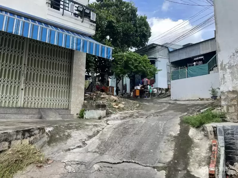 Nhà gác lửng giá rẻ chỉ 950tr – Gần khu TDC Ngọc Sơn, Ngô Đến – Sổ riêng sang tên ngay!