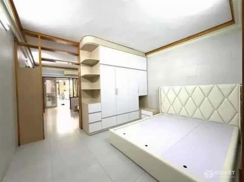 TẬP THỂ CẦU GIẤY TẦNG 1 DT 80M GIÁ 5,8 TỶ,Ô TÔ ĐỖ CỬA