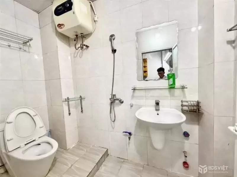 TẬP THỂ CẦU GIẤY TẦNG 1 DT 80M GIÁ 5,8 TỶ,Ô TÔ ĐỖ CỬA