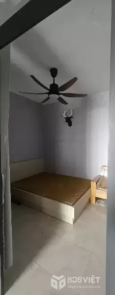 BÁN CĂN HỘ MƯỜNG THANH VIỄN TRIỀU – VIEW BIỂN HÒN CHỒNG  Vị trí: Dự án Mường Thanh Viễn Triều, Hòn Chồng – Nha Trang
 Diện tích: 70,56 m²
 Thiết kế: 3 phòng ngủ, 2 vệ sinh
 Hướng: Đông Nam – view biển cực đẹp, thoáng mát quanh năm

 Giá bán: 4 t