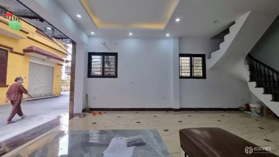 HOÀNG QUỐC VIỆT 51M x6 TẦNG THANG MÁY-21 TỶ,Ô TÔ TRÁNH ĐỖ,NGÕ THÔNG KINH DOANH