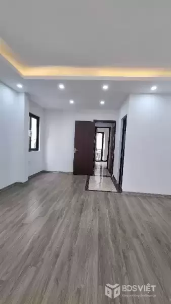 HOÀNG QUỐC VIỆT 51M x6 TẦNG THANG MÁY-21 TỶ,Ô TÔ TRÁNH ĐỖ,NGÕ THÔNG KINH DOANH