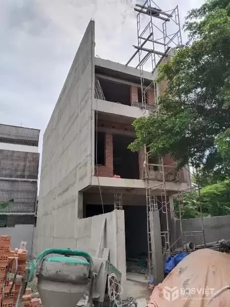 Bán giá nguyên căn gói 5 Mỹ Gia, hướng  Tây Nam
- 4 PN, 5 WC
- nhà đang hoàn thiện
- lô sạch đẹp, đường 82, cách ngã tư 10m
giá bán 8ty