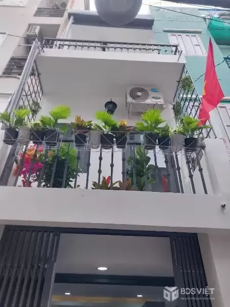 Quận 3 - CMT8- 3 tầng - Hẻm 3M - Giá 4.8 Tỷ