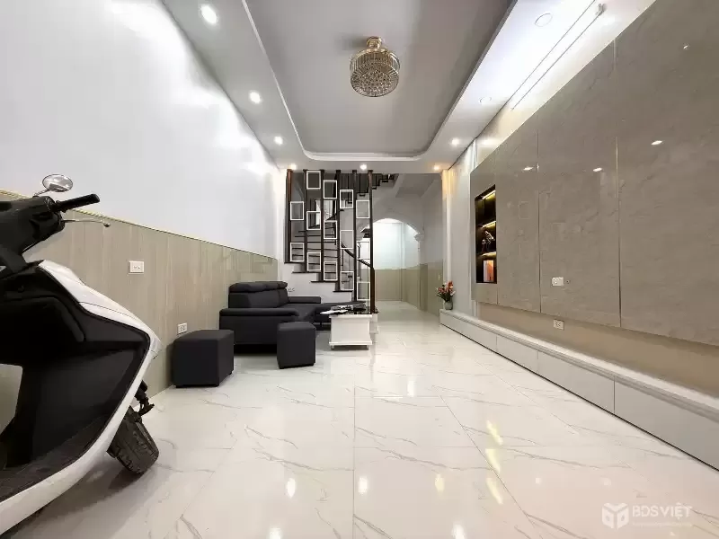  SIÊU PHẨM LÔ GÓC – CẦU GIẤY – 3 THOÁNG – Ô TÔ ĐỖ CỬA – 50M RA PHỐ XUÂN THUỶ – Ở SƯỚNG – KINH DOANH ĐỈNH