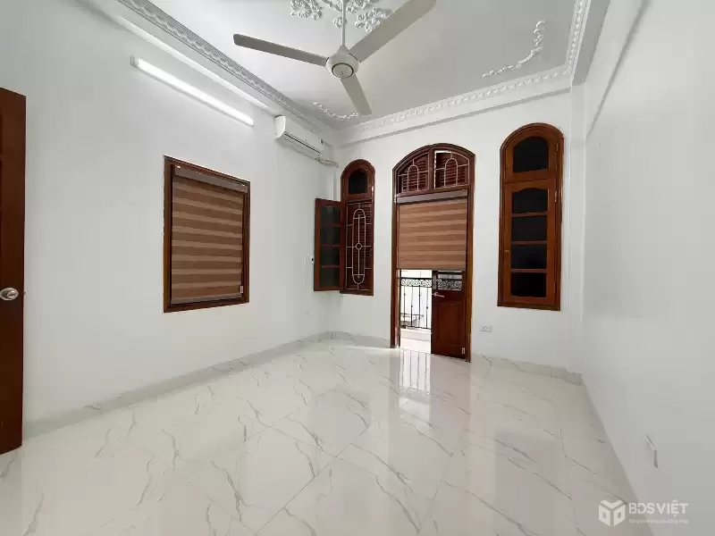  SIÊU PHẨM LÔ GÓC – CẦU GIẤY – 3 THOÁNG – Ô TÔ ĐỖ CỬA – 50M RA PHỐ XUÂN THUỶ – Ở SƯỚNG – KINH DOANH ĐỈNH