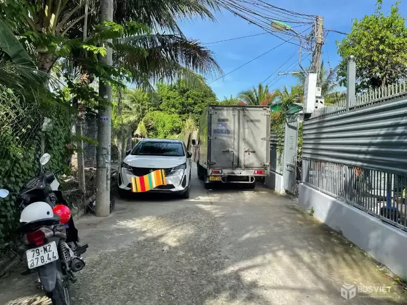 BÁN ĐẤT FULL THỔ ĐƯỜNG Ô TÔ – VIEW SÔNG ĐẸP TẠI VĨNH HIỆP, NHA TRANG 

- Vị trí vàng: Mặt sau đường quy hoạch 32m, view sông thoáng mát – kết nối đường 23/10 và Võ Nguyên Giáp, giao thông thuận tiện.
- Đường ô tô tới đất, khu dân cư yên tĩnh, thoá