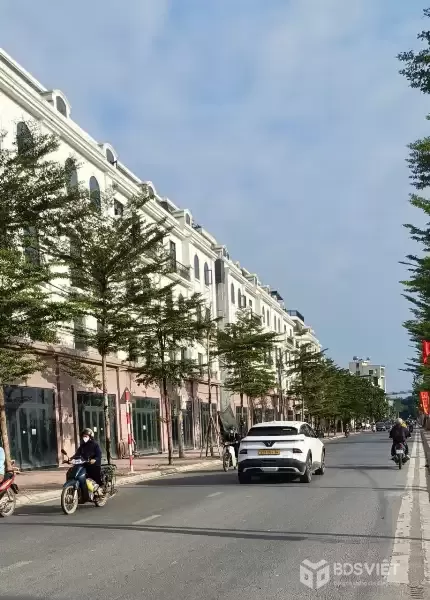 Liền kề Sơn Đồng Center 84m2-5 tầng, Vỉa hè ô tô tránh, giá 12.1 tỷ