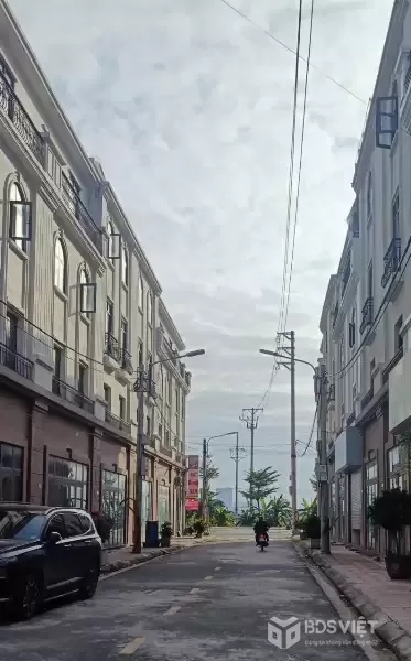 Liền kề Sơn Đồng Center 84m2-5 tầng, Vỉa hè ô tô tránh, giá 12.1 tỷ