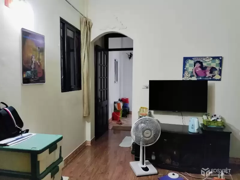 Bán Nhà Kim Mã 31m2. 5 tầng. mặt tiền 3.51m. giá 8.1 Tỷ Ba Đình Hà Nội