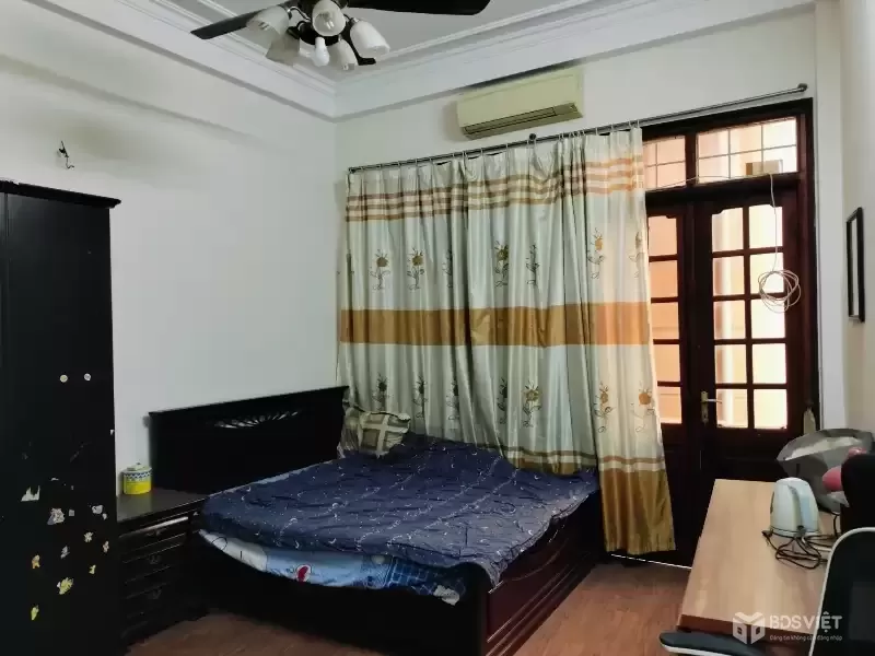 Bán Nhà Kim Mã 31m2. 5 tầng. mặt tiền 3.51m. giá 8.1 Tỷ Ba Đình Hà Nội