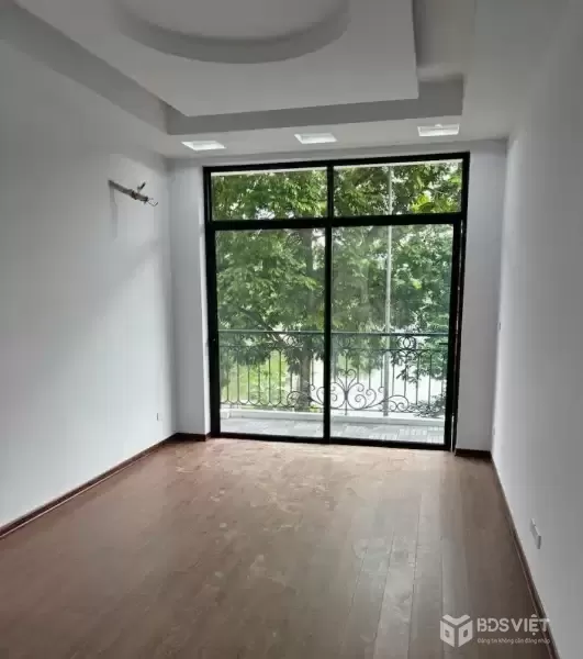 Lĩnh Nam Nhà Phân Lô 5 tầng, 2 mặt thoáng. View Hồ Thế Đất Vượng Khí, Tài Lộc Hưng Thịnh!