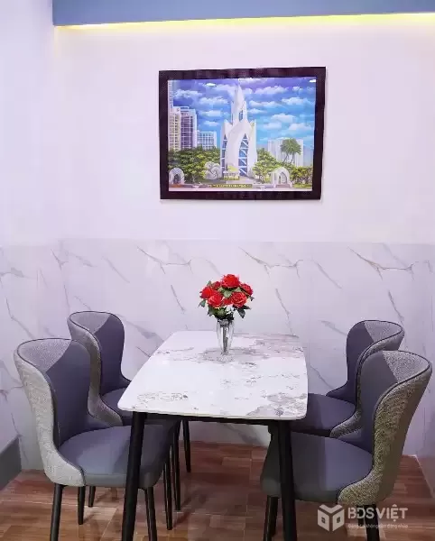 Cần bán nhanh nhà 2 tầng gần Chợ Đầm, hẻm thông 2/4 – full tiện ích