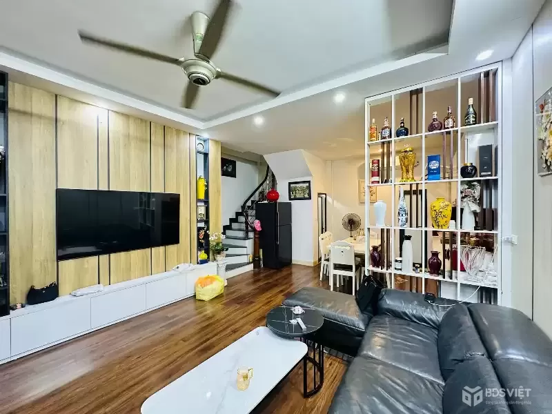 Bán Nhà Võ Thị Sáu 38m2. 5 tầng. mặt tiền 4.5m. giá 13.5 Tỷ Hai Bà Trưng Hà Nội