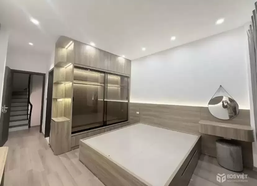 PHỐ XUÂN LA, CHƯA ĐẾN 10 TỶ - 6 TẦNG THANG MÁY, Ô TÔ ĐỖ CỔNG, NỘI THẤT XỊN XÒ.