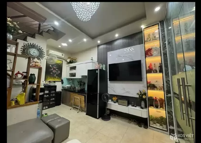 BÁN NHÀ ĐẸP PHƯỜNG CẦU GIẤY 50M 7 TẦNG CÓTHANG MÁY