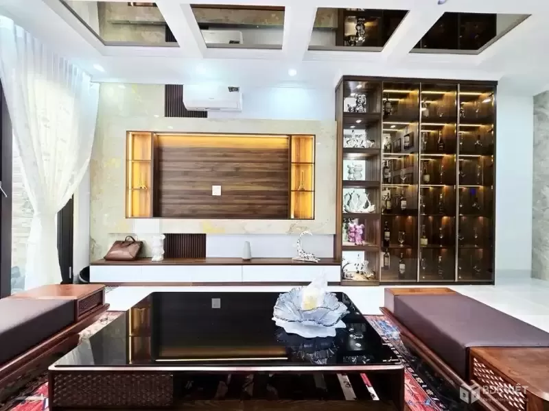 bán nhà xuân la 43m x6 tầng thang máy,full nội thất đẹp giá 12,8 tỷ-cách hồ tây 100m