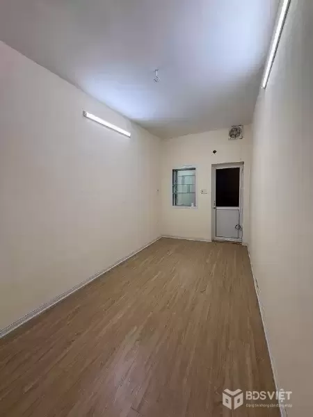 ⚡️ CẢNH BÁO NHÀ ĐẸP: KHUNG CỘT CHẮC - DÂN XÂY - CÁCH PHỐ 20M !: Bán nhà Đống Đa, Khâm Thiên.