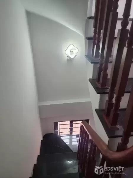 Bán Nhà Dương Văn Bé 37m2. 5 tầng. mặt tiền 3.5m. giá 11 tỷ Hai Bà Trưng Hà Nội