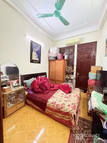 Bán Nhà Ngõ Quỳnh 28/34m2. 4 tầng. mặt tiền 2.5m. giá 8 Tỷ Hai Bà Trưng Hà Nội