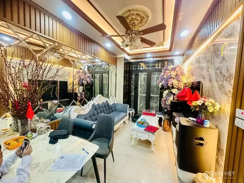 Bán Nhà Phúc Xá 24/43m2  5 tầng. mặt tiền 10m. giá 7.9 Tỷ Ba Đình Hà Nội